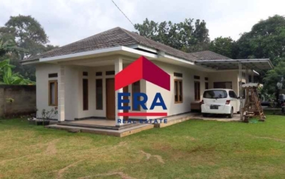 Dijual Rumah Asri Dengan Halaman Super Luas & Kebun Buah Produktif